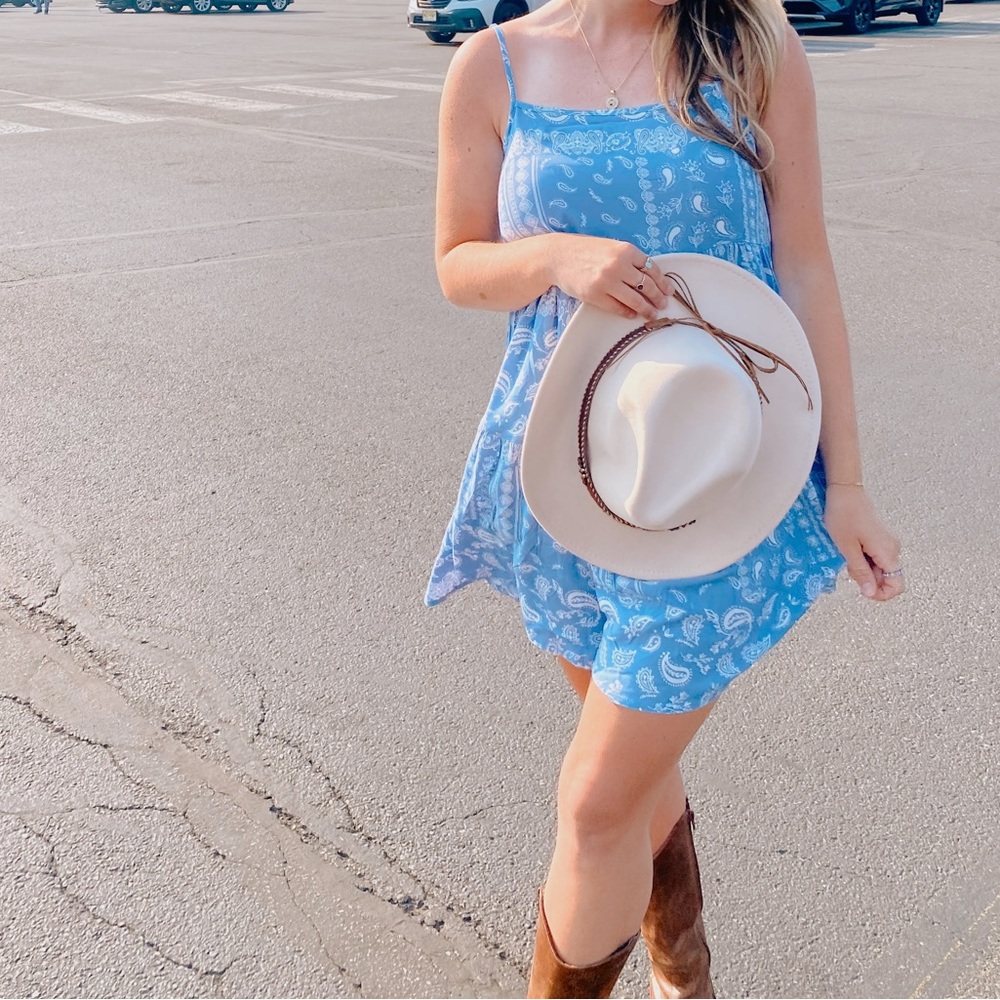 Ocean drive worn once blue and white paisley dress